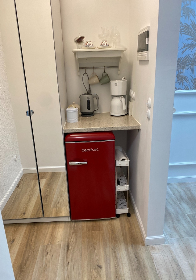 STUDIO PALM - Image 12