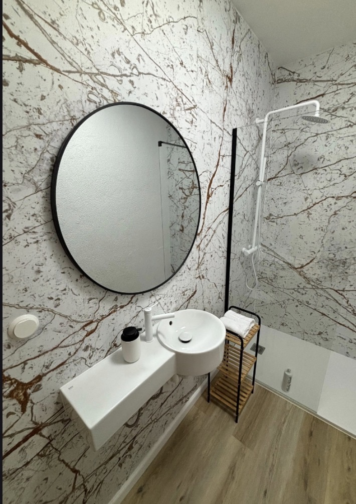 STUDIO DELUXE - Image 18